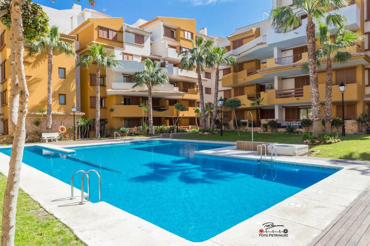 Apartamento BLUE muy cerca del mar Torrevieja Exterior foto