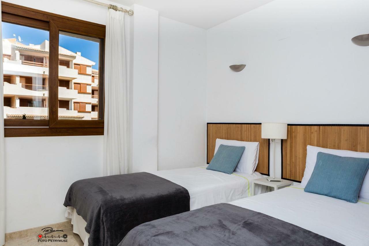 Apartamento BLUE muy cerca del mar Torrevieja Exterior foto