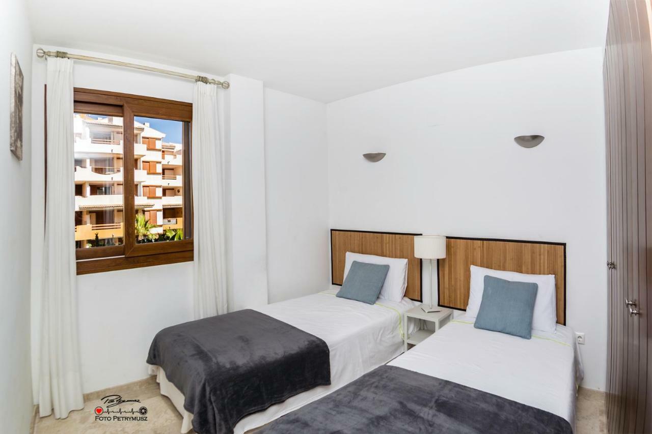 Apartamento BLUE muy cerca del mar Torrevieja Exterior foto
